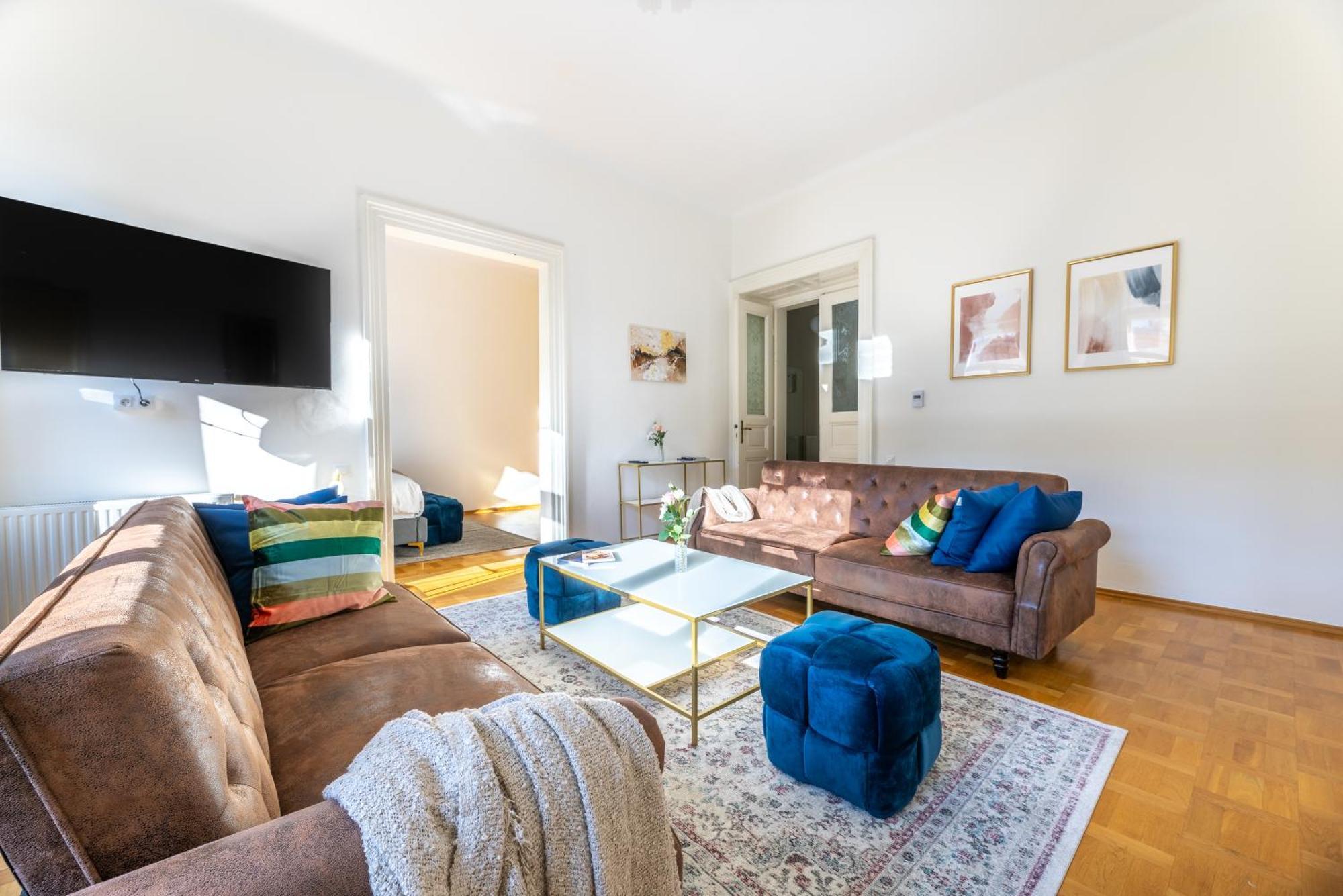 Charming 2bedroom Old Town Apartment *